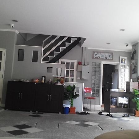 Taylor'S Guesthouse Хуа Хин Экстерьер фото